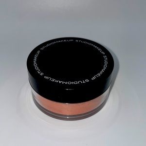 Studio Makeup Luminous Loose Blush